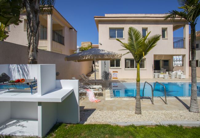 Villa in Protaras - Protaras Villa Michelle 10