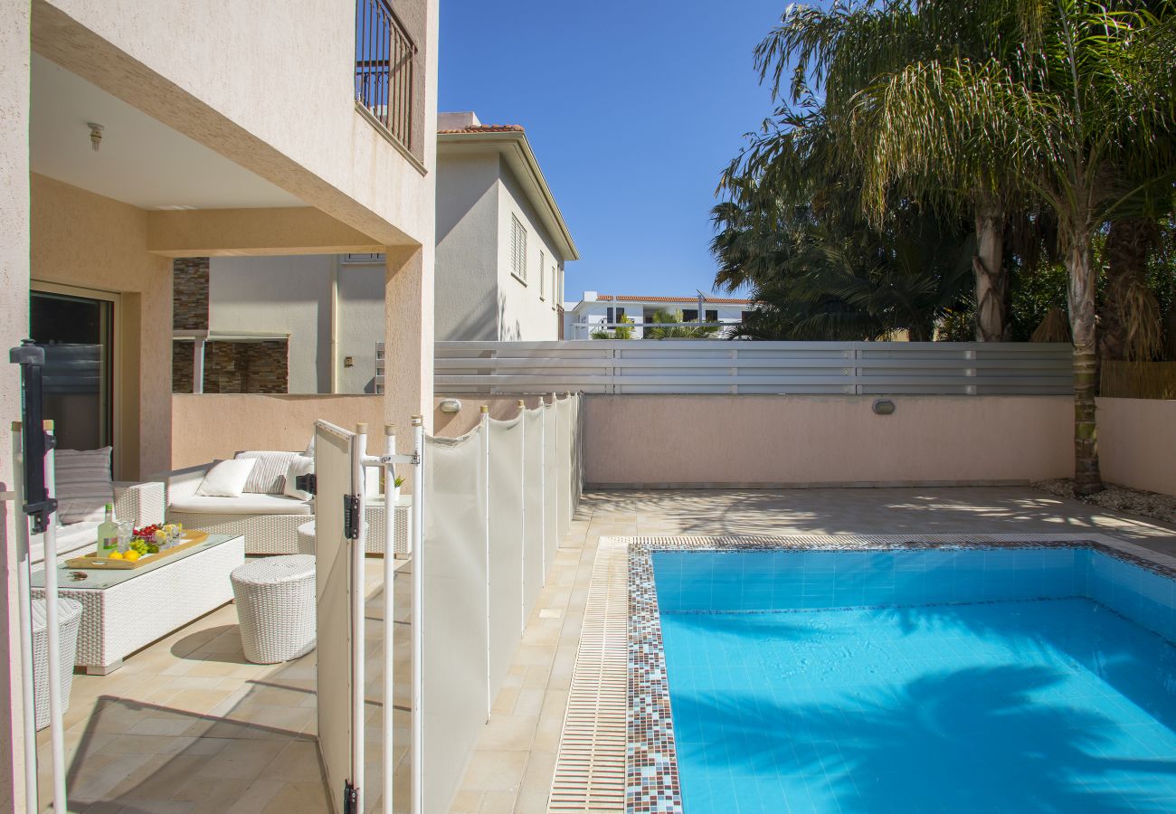 Villa in Protaras - Protaras Villa Michelle 10