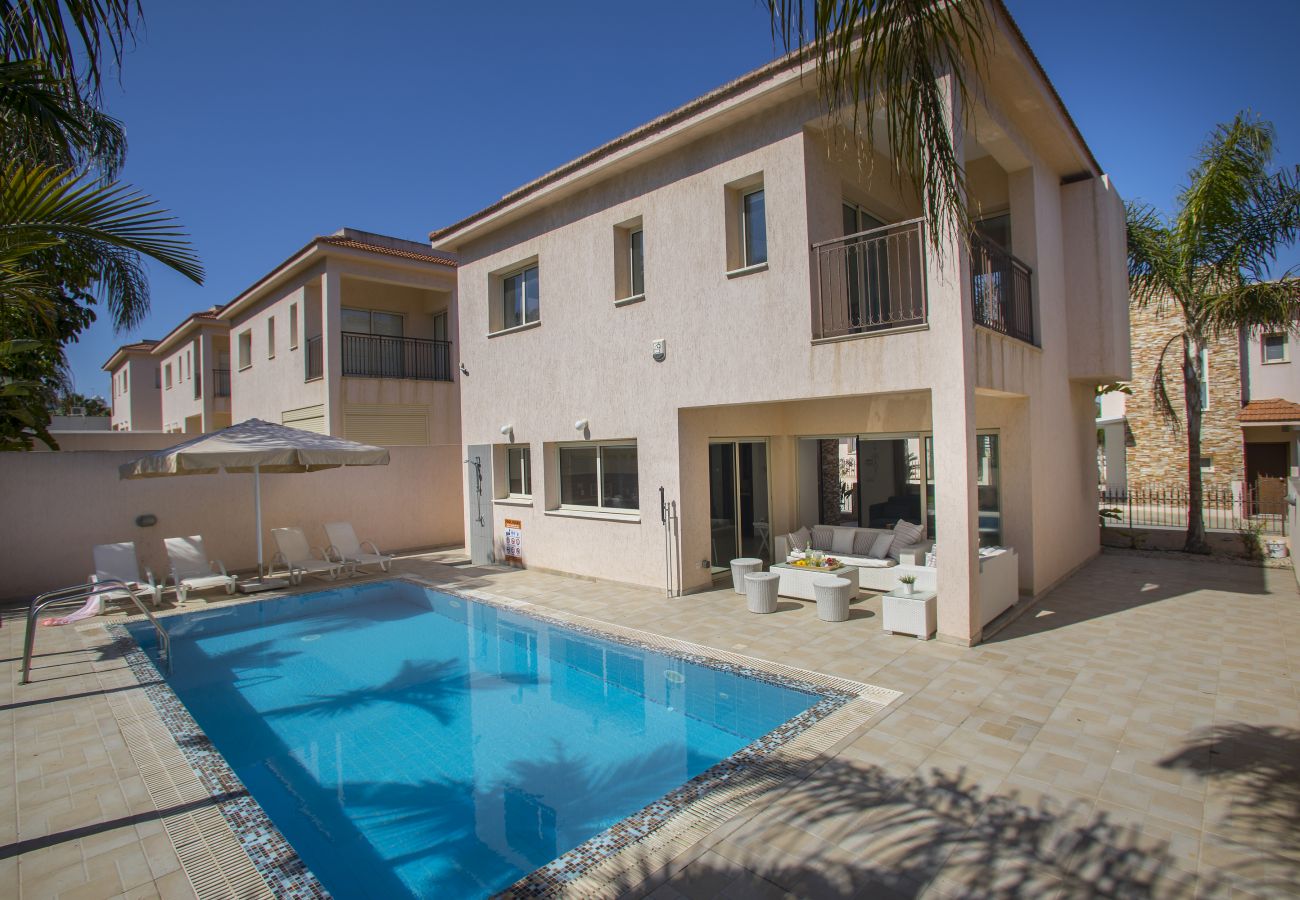 Villa in Protaras - Protaras Villa Michelle 10