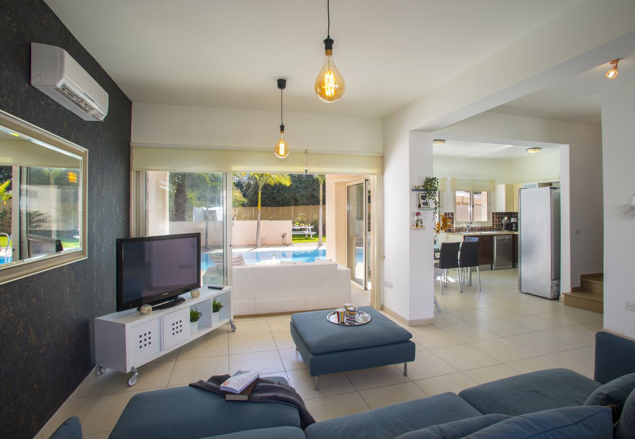 Villa in Protaras - Protaras Villa Michelle 10