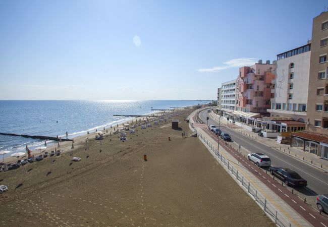 Apartment in Larnaca - Mackenzie Eftyhia Beachfront Suite Apartment in Larnaca - Mackenzie Eftyhia Beachfront Suite