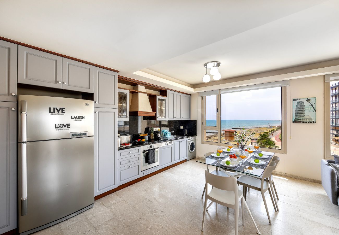 Apartment in Larnaca - Mackenzie Eftyhia Beachfront Suite