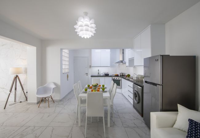 Apartment in Larnaca - Larnaca Finikoudes Suite 405