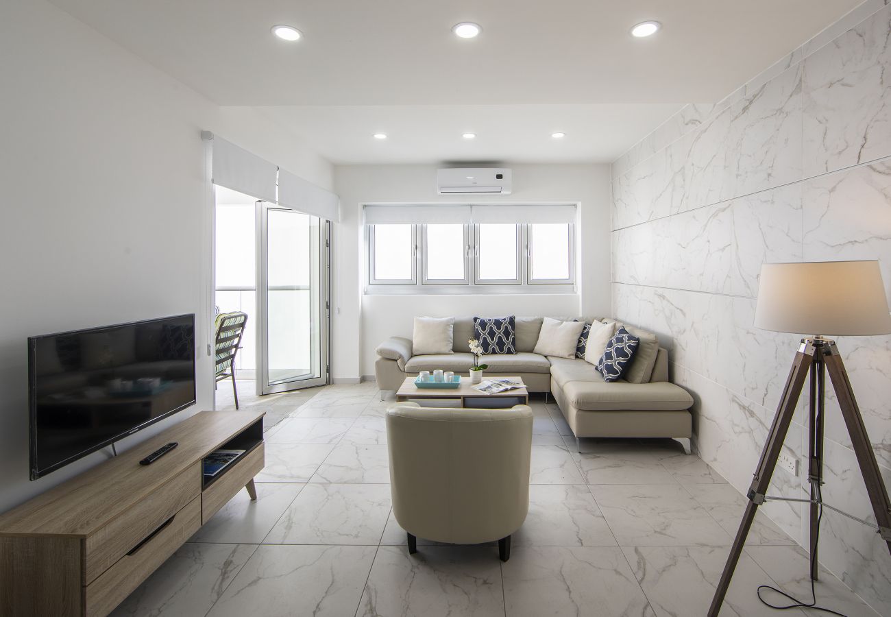 Apartment in Larnaca - Larnaca Finikoudes Suite 405
