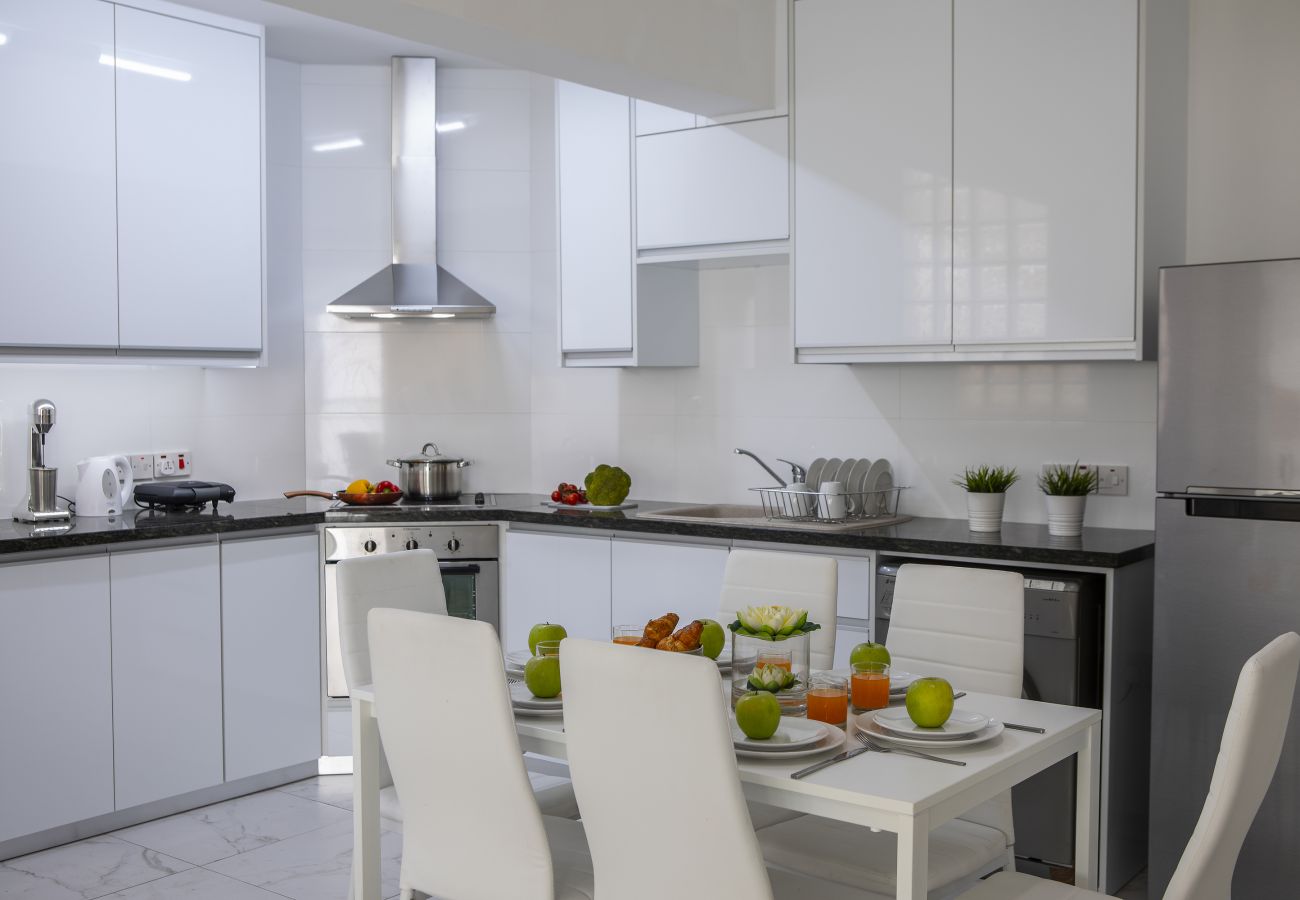 Apartment in Larnaca - Larnaca Finikoudes Suite 405