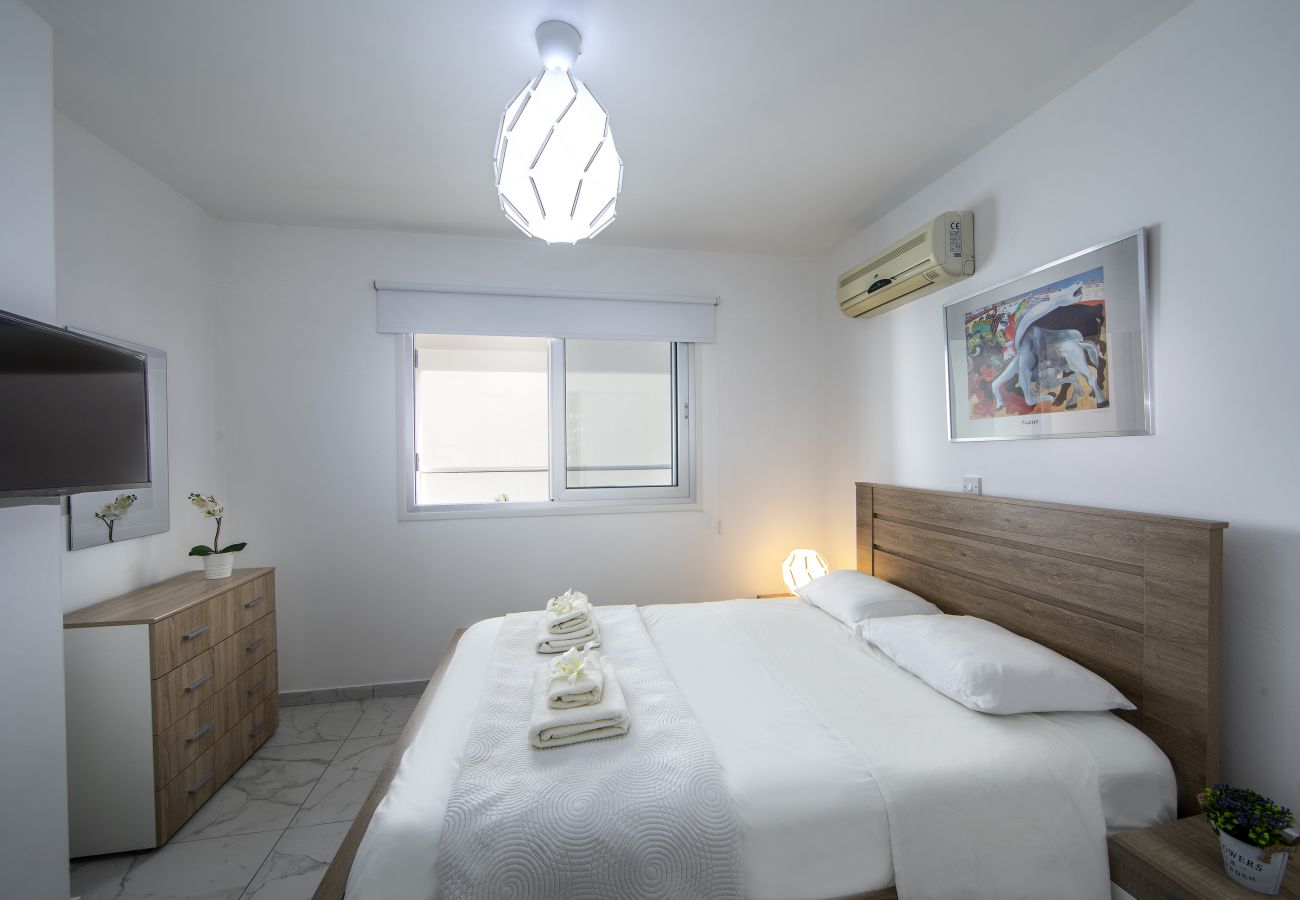 Apartment in Larnaca - Larnaca Finikoudes Suite 405