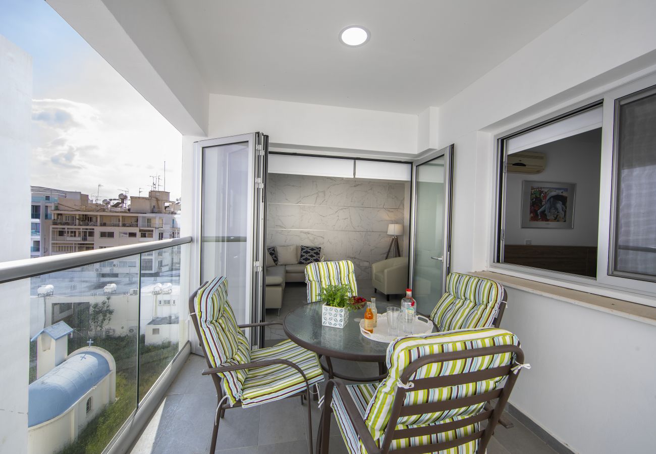 Apartment in Larnaca - Larnaca Finikoudes Suite 405