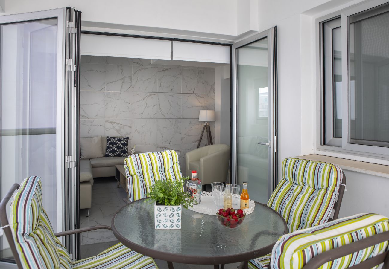 Apartment in Larnaca - Larnaca Finikoudes Suite 405