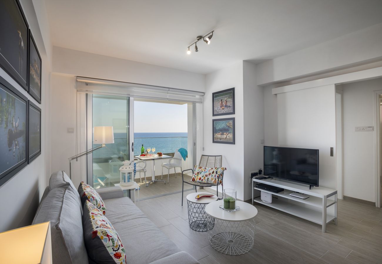 Apartment in Larnaca - Mackenzie Zoe Seafront Suite