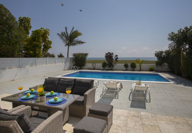 Villa/Dettached house in Larnaca - Mazotos Seaview Villa Iris