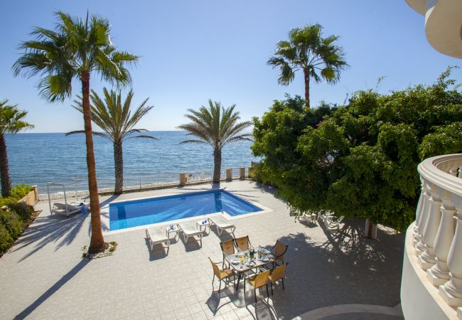 Villa in Larnaca - Sunset Beachfront Villa Meneou