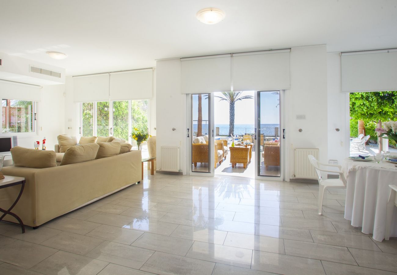 Villa in Larnaca - Meneou Sunset Beachfront Villa