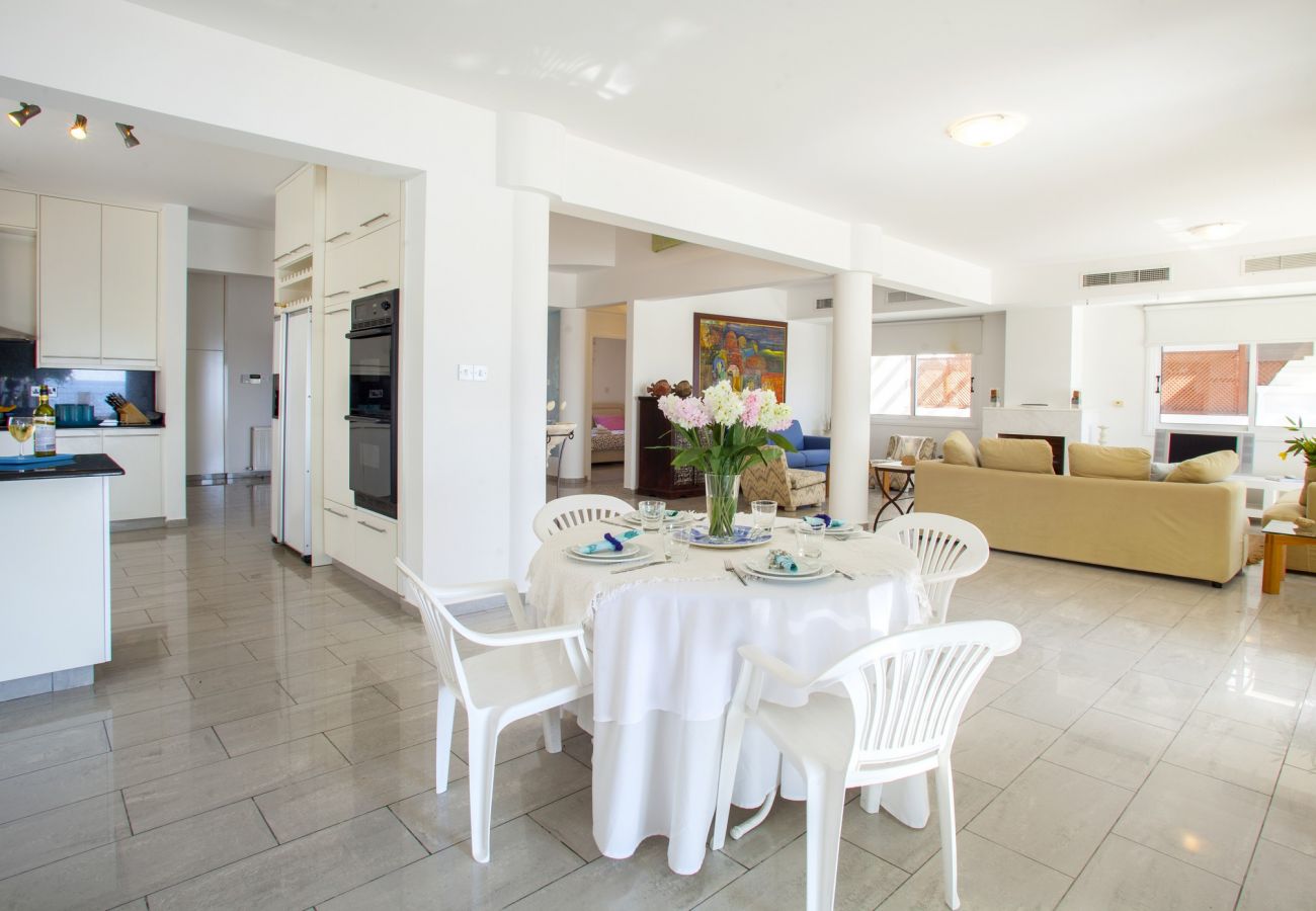 Villa in Larnaca - Meneou Sunset Beachfront Villa