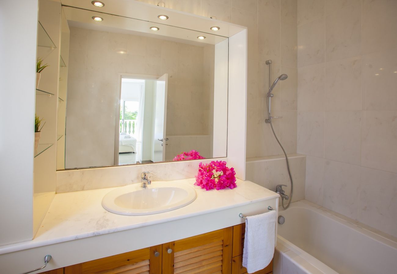 Villa in Larnaca - Meneou Sunset Beachfront Villa