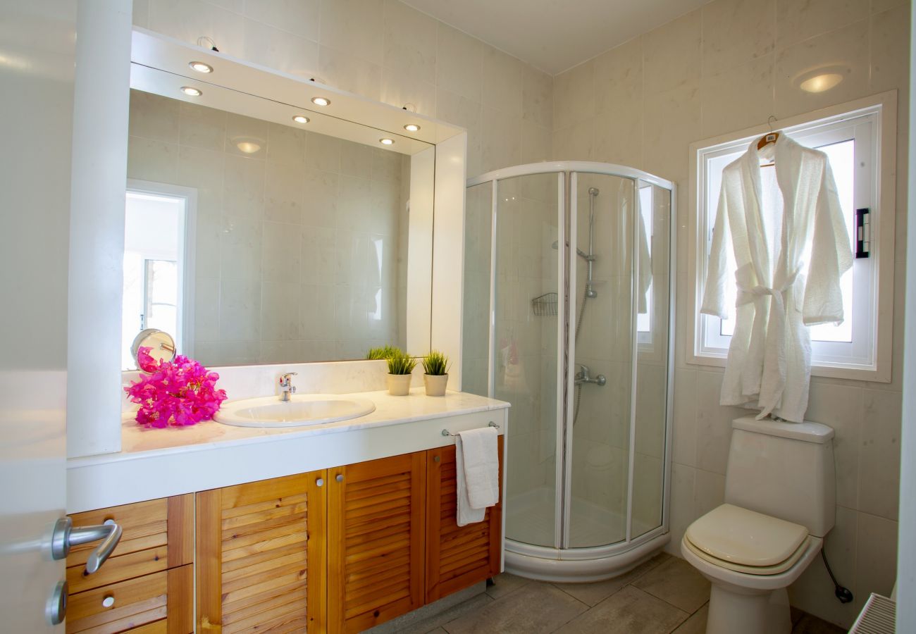 Villa in Larnaca - Meneou Sunset Beachfront Villa