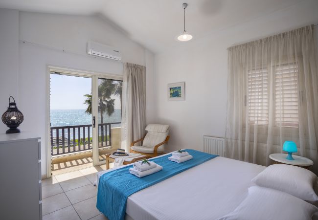 Villa in Larnaca - Beachfront Villa Meneou 5 Villa in Larnaca - Beachfront Villa Meneou 5
