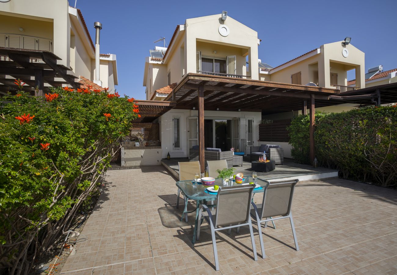 Villa in Larnaca - Beachfront Villa Meneou 5