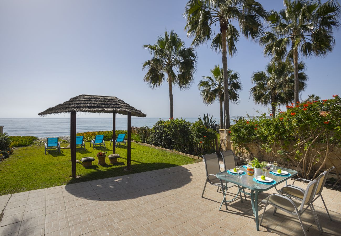 Villa in Larnaca - Beachfront Villa Meneou 5