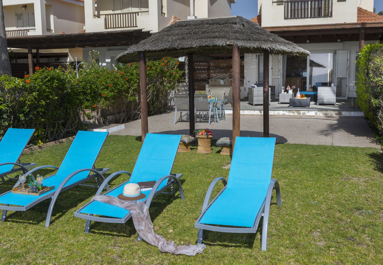 Villa in Larnaca - Beachfront Villa Meneou 5