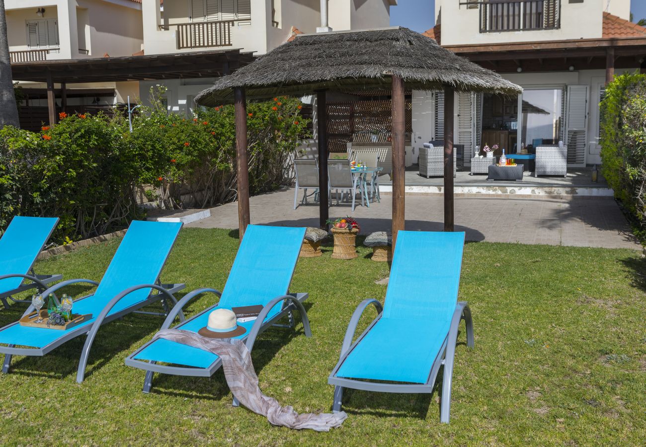 Villa in Larnaca - Beachfront Villa Meneou 5