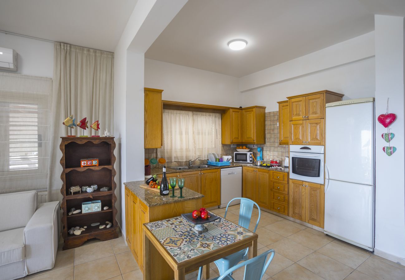 Villa in Larnaca - Beachfront Villa Meneou 5