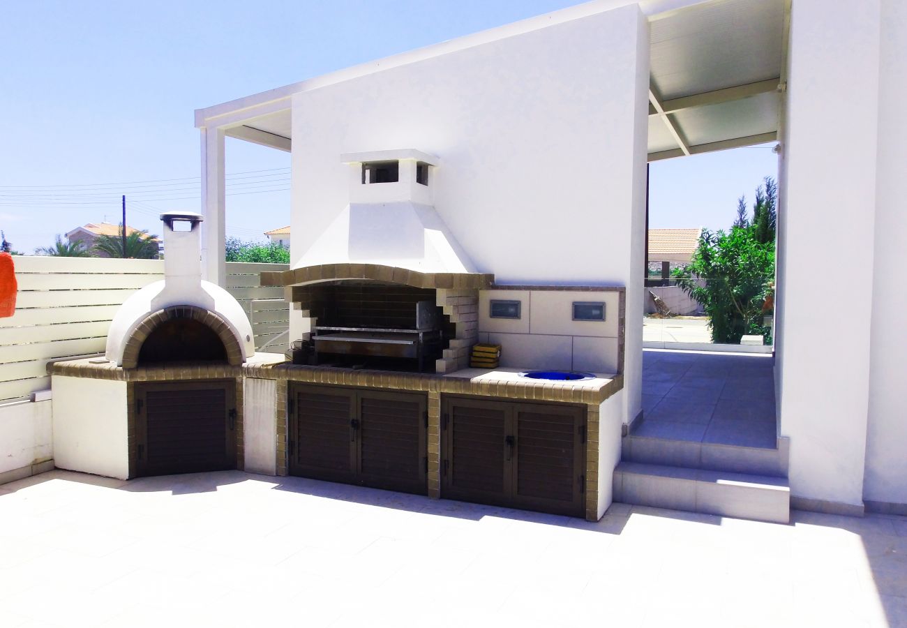 Villa in Ayia Napa - Villa Demetra With Hot Tub and Sauna