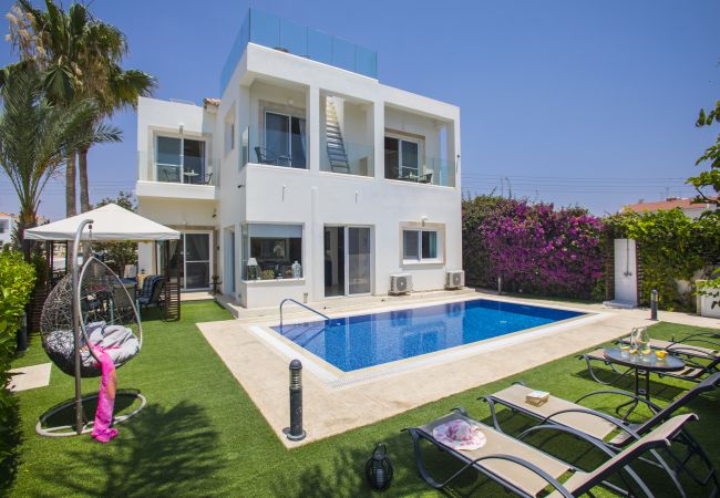 Villa/Dettached house in Ayia Napa - Near Ayia Napa CentreVilla Atlantis 