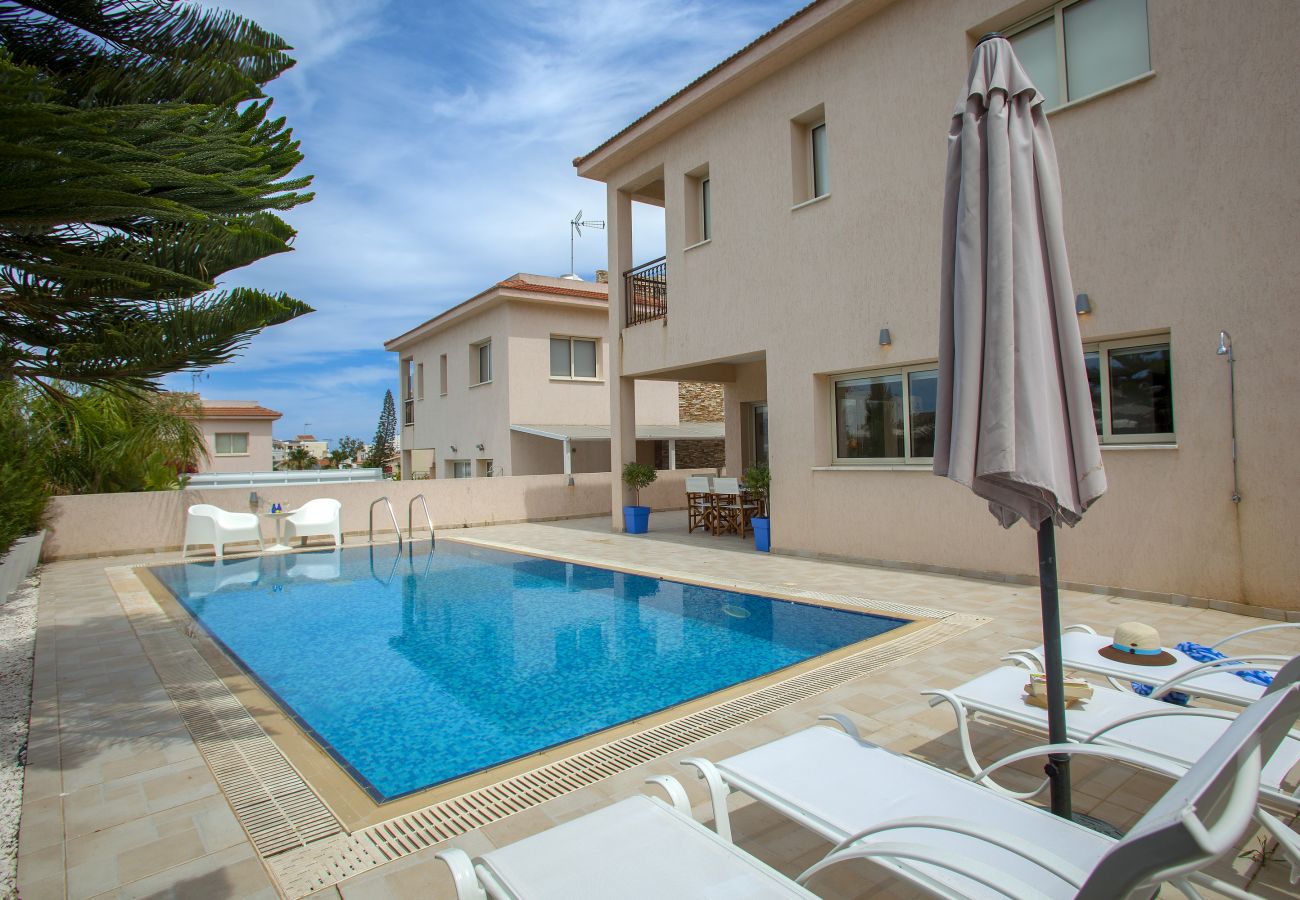 Villa in Protaras - Protaras Villa Michelle 2 With a Pool Fence