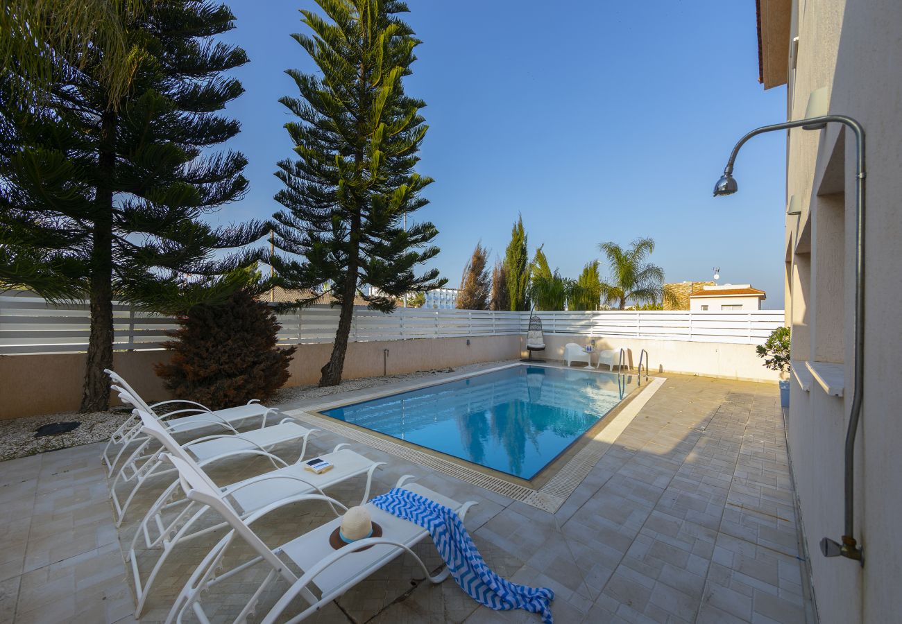 Villa in Protaras - Protaras Villa Michelle 2 With a Pool Fence