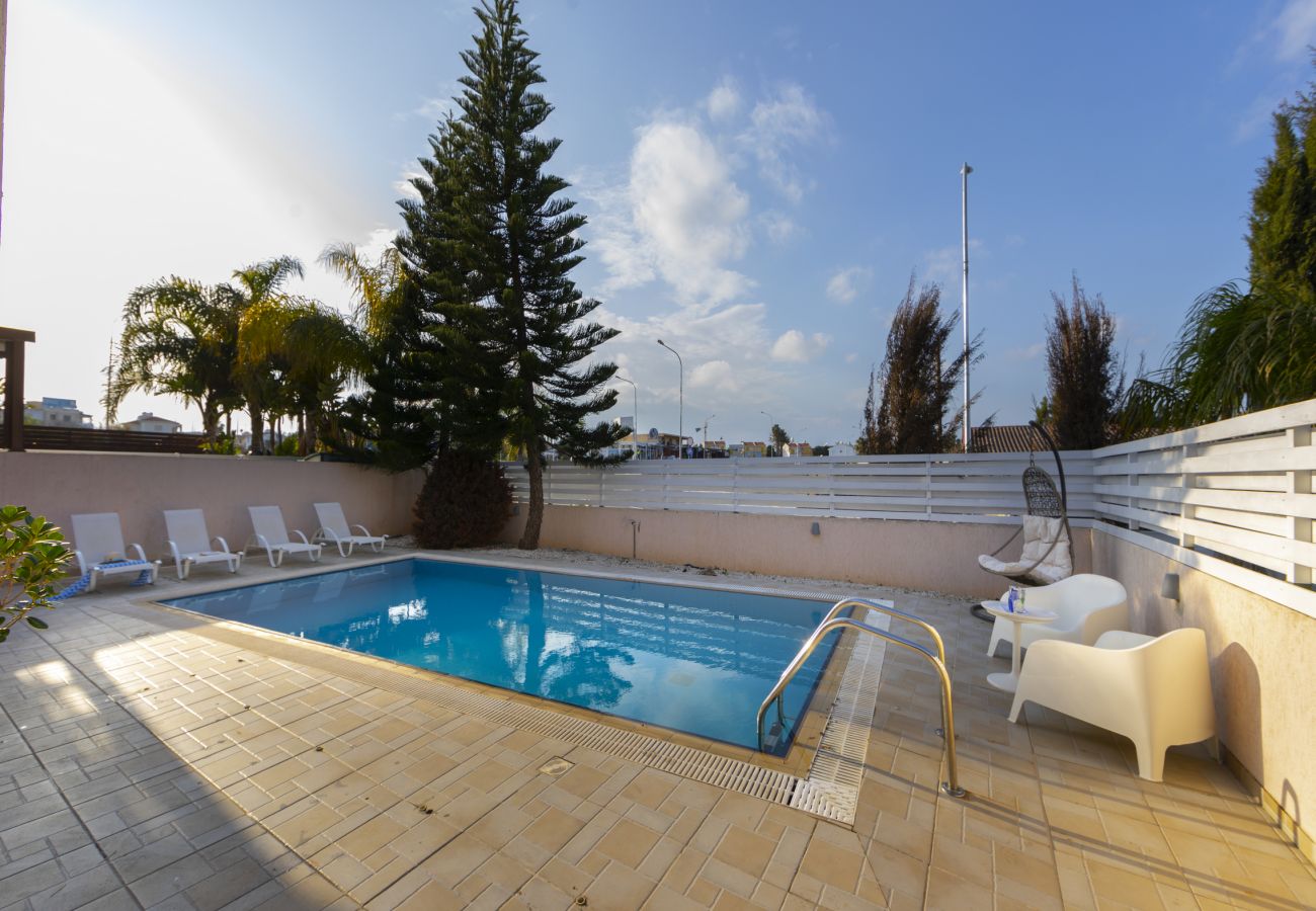 Villa in Protaras - Protaras Villa Michelle 2 With a Pool Fence