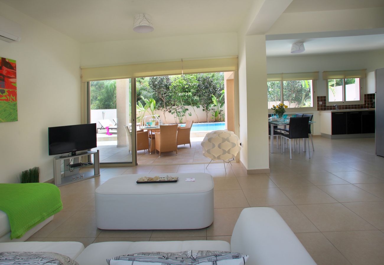 Villa in Protaras - Protaras Villa Michelle 8 Near The Beach