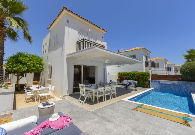 Villa/Dettached house in Protaras - Protaras Villa Passion 2 Min Walk To The Beach