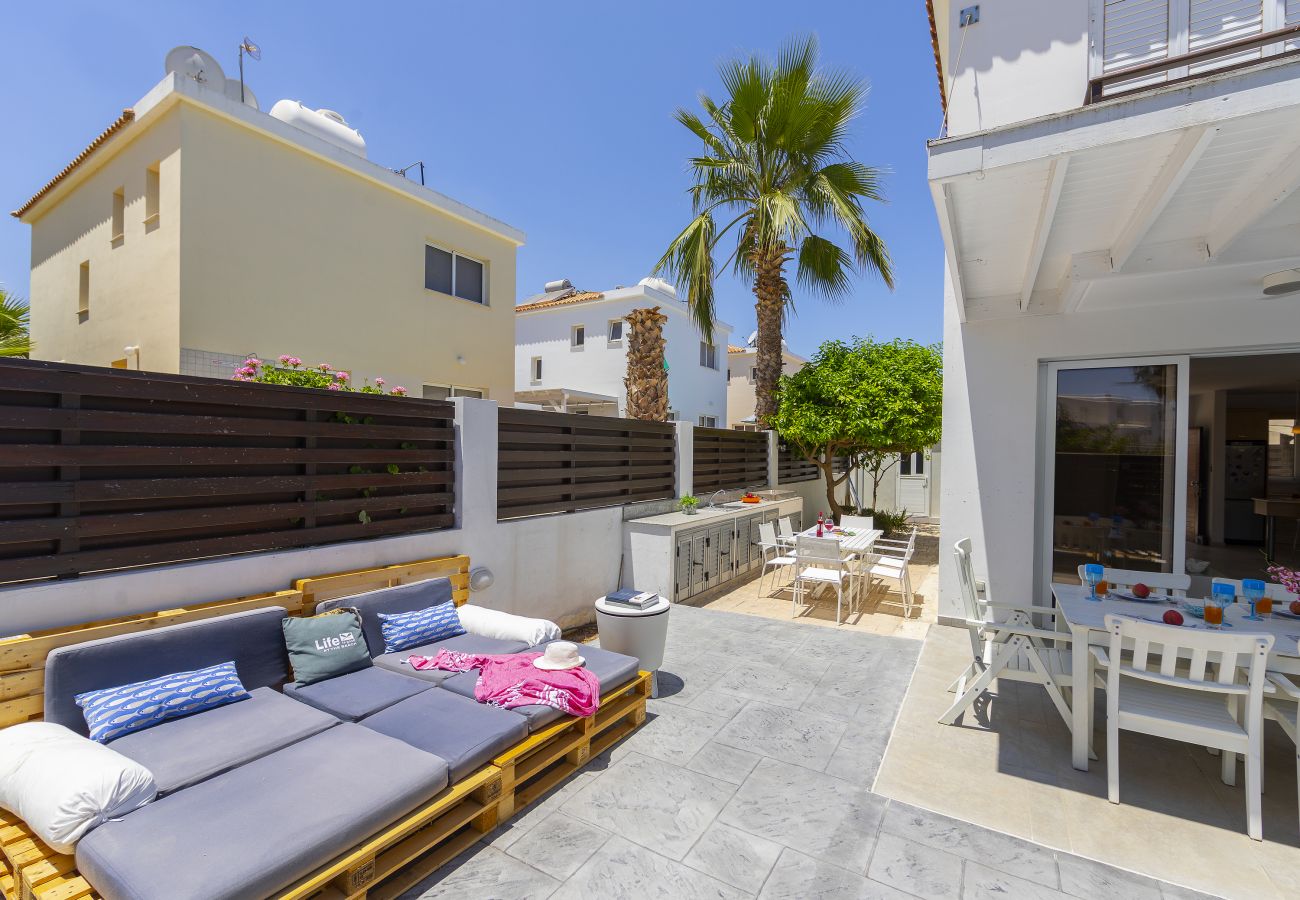Villa in Protaras - Protaras Villa Passion 2 Min Walk To The Beach