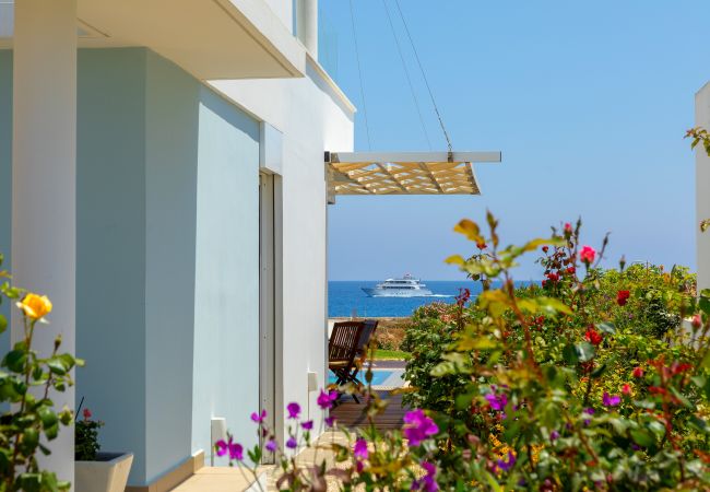 Villa in Protaras - Protaras Seafront Villa Alia Villa in Protaras - Protaras Seafront Villa Alia