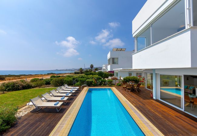 Villa in Protaras - Protaras Seafront Villa Alia Villa in Protaras - Protaras Seafront Villa Alia