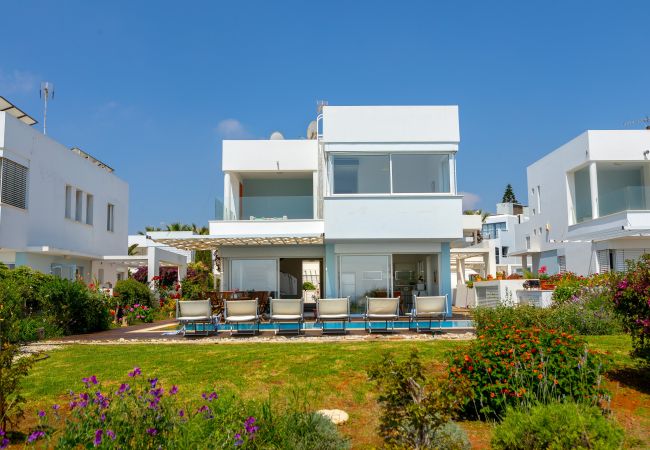 Villa in Protaras - Protaras Seafront Villa Alia Villa in Protaras - Protaras Seafront Villa Alia