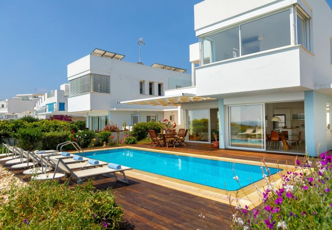 Villa in Protaras - Protaras Seafront Villa Alia Villa in Protaras - Protaras Seafront Villa Alia