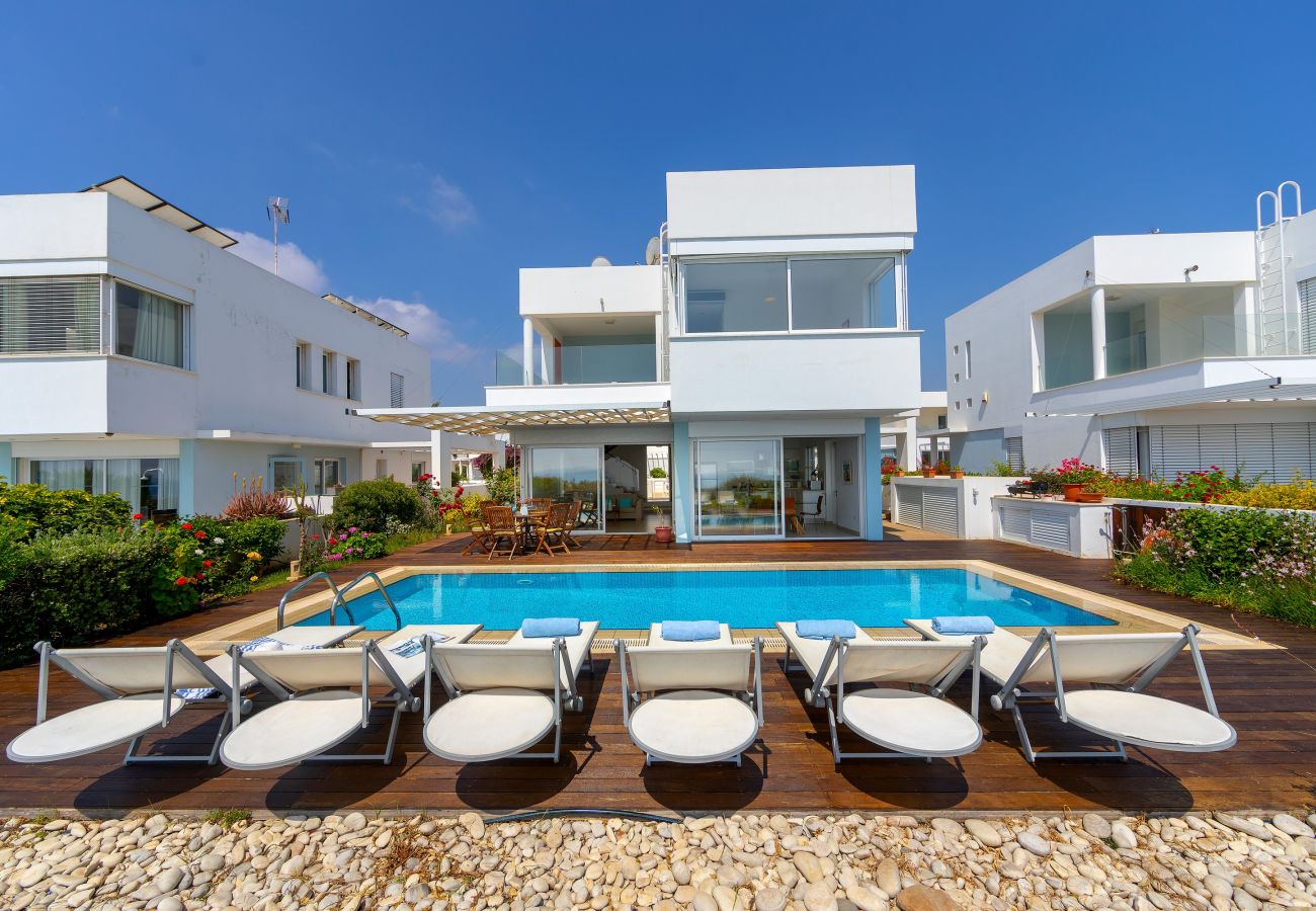 Villa in Protaras - Protaras Seafront Villa Alia