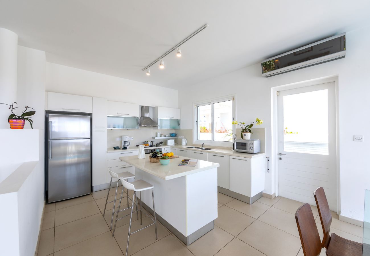 Villa in Protaras - Protaras Seafront Villa Alia
