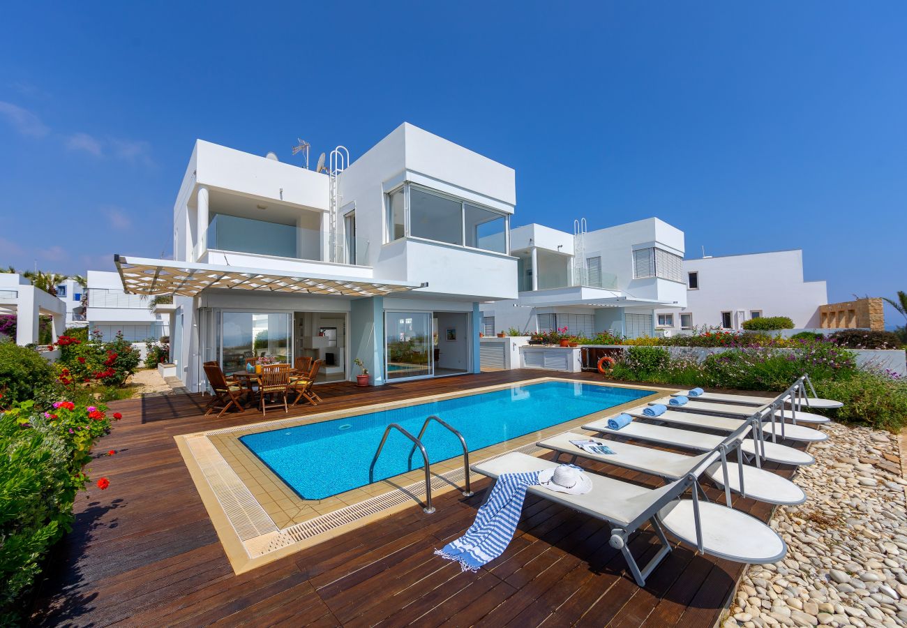 Villa in Protaras - Protaras Seafront Villa Alia