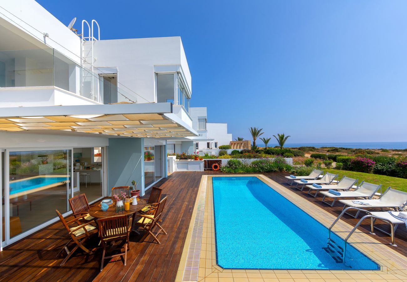 Villa in Protaras - Protaras Seafront Villa Alia