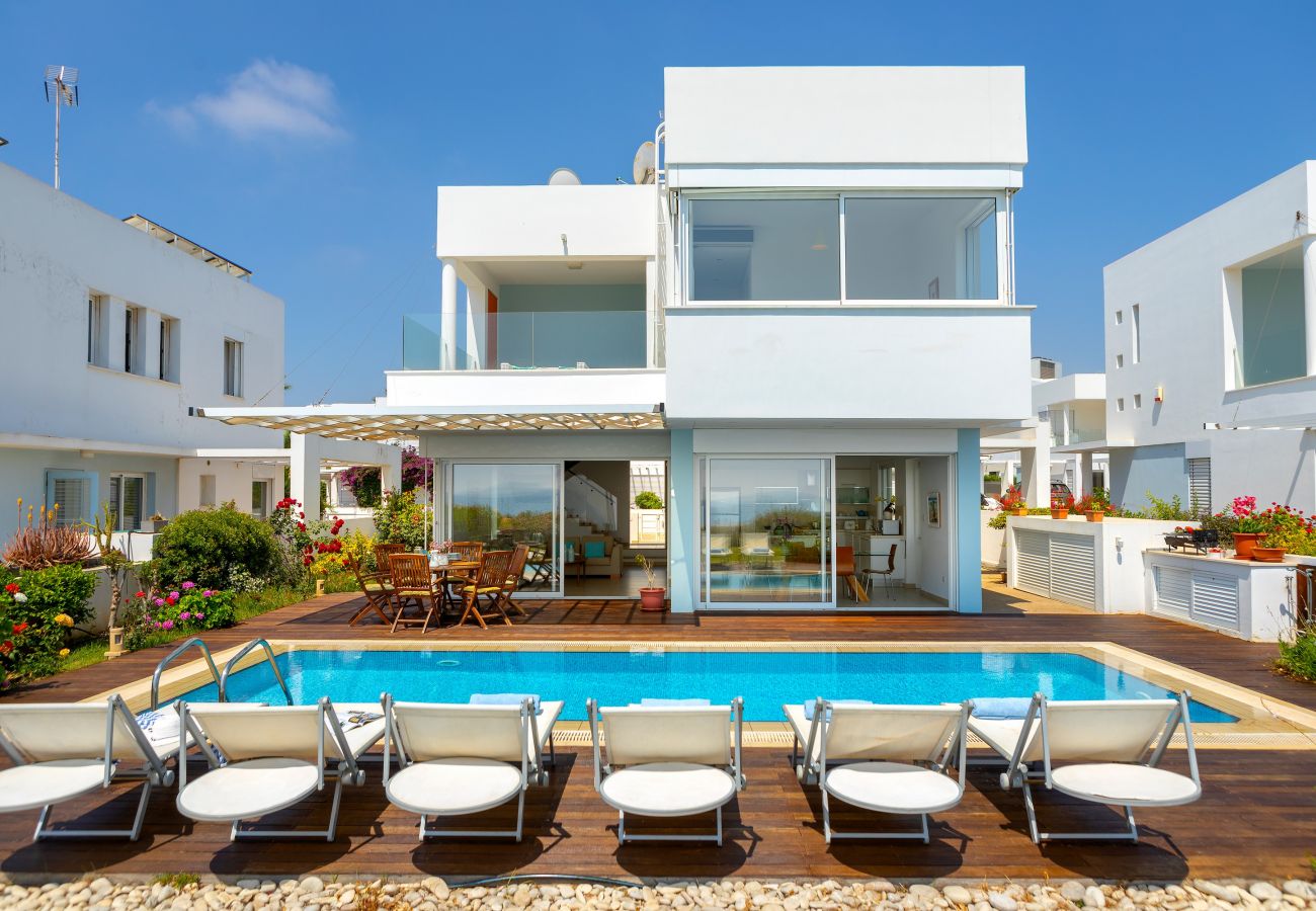 Villa in Protaras - Protaras Seafront Villa Alia