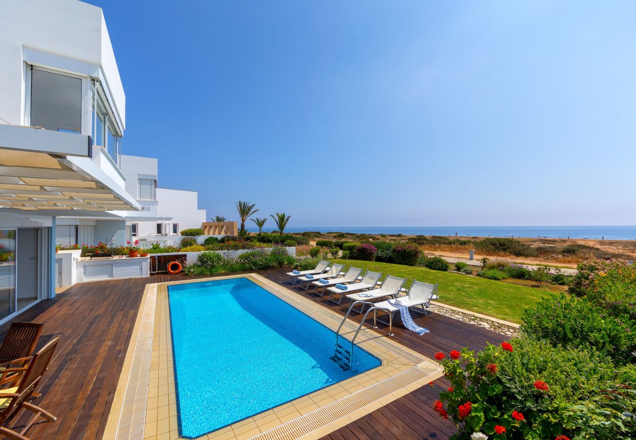 Villa in Protaras - Protaras Seafront Villa Alia