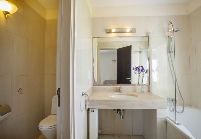 Villa in Protaras - Protaras Fig Tree Bay Seafront Villa Infinite Aretousa Villa in Protaras - Protaras Fig Tree Bay Seafront Villa Infinite Aretousa