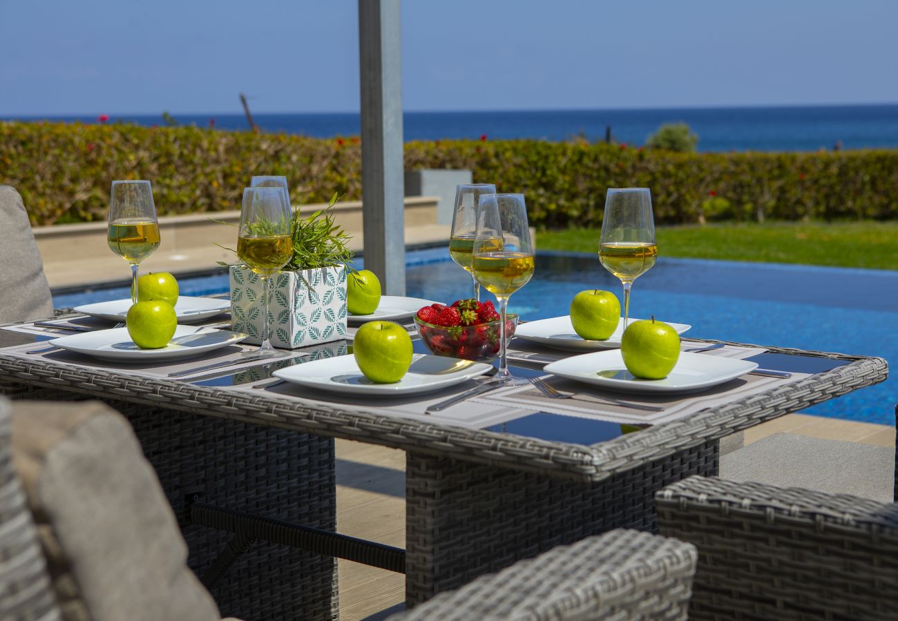 Villa in Protaras - Protaras Fig Tree Bay Seafront Villa Infinite Aretousa