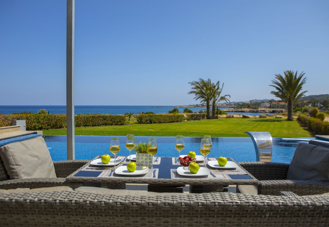 Villa in Protaras - Protaras Fig Tree Bay Seafront Villa Infinite Aretousa