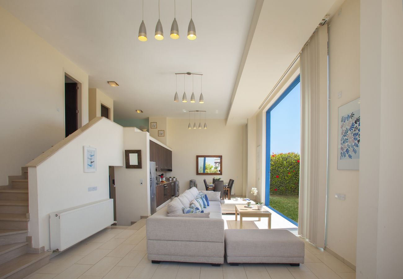 Villa in Protaras - Protaras Fig Tree Bay Seafront Villa Infinite Aretousa