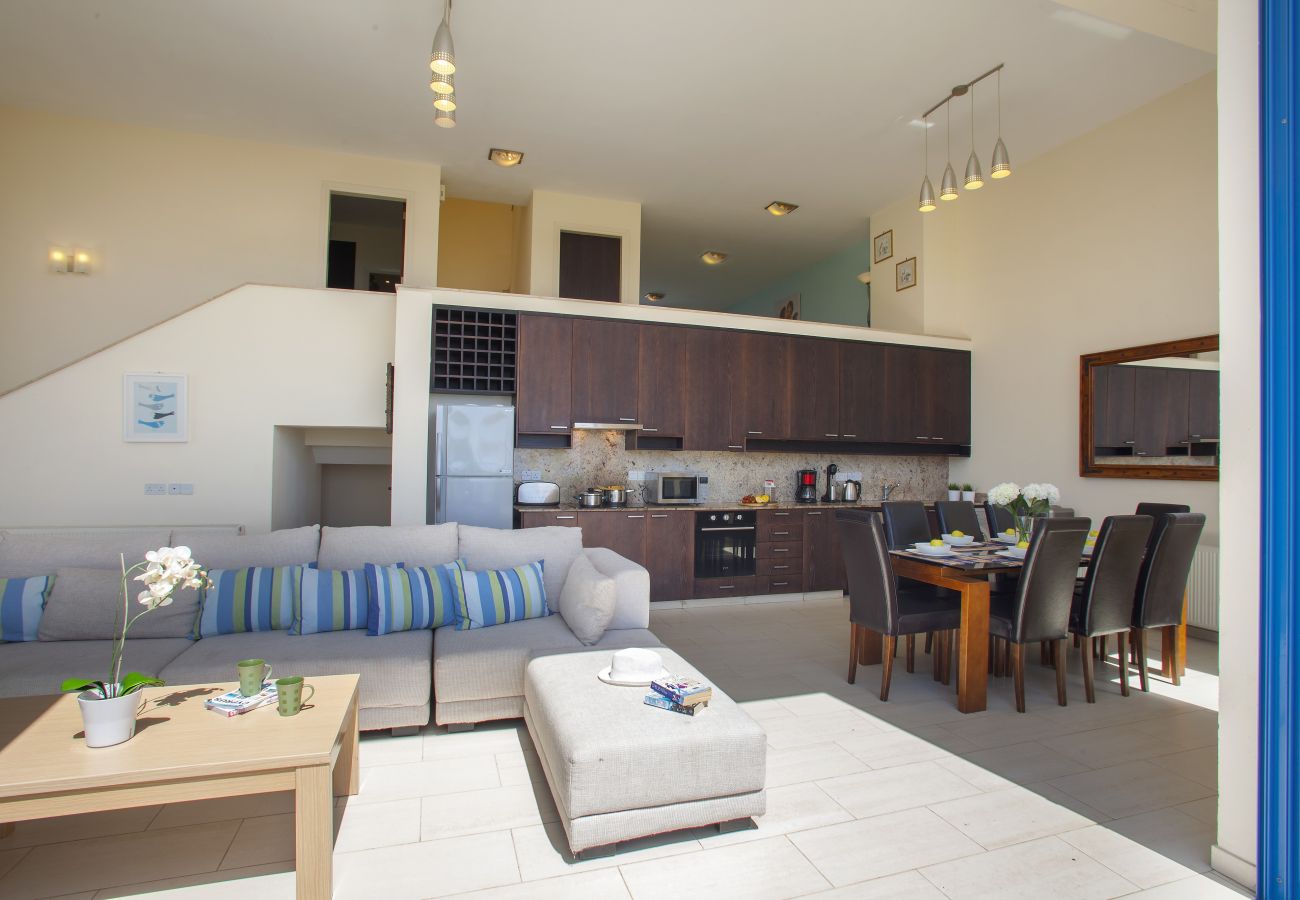 Villa in Protaras - Protaras Fig Tree Bay Seafront Villa Infinite Aretousa