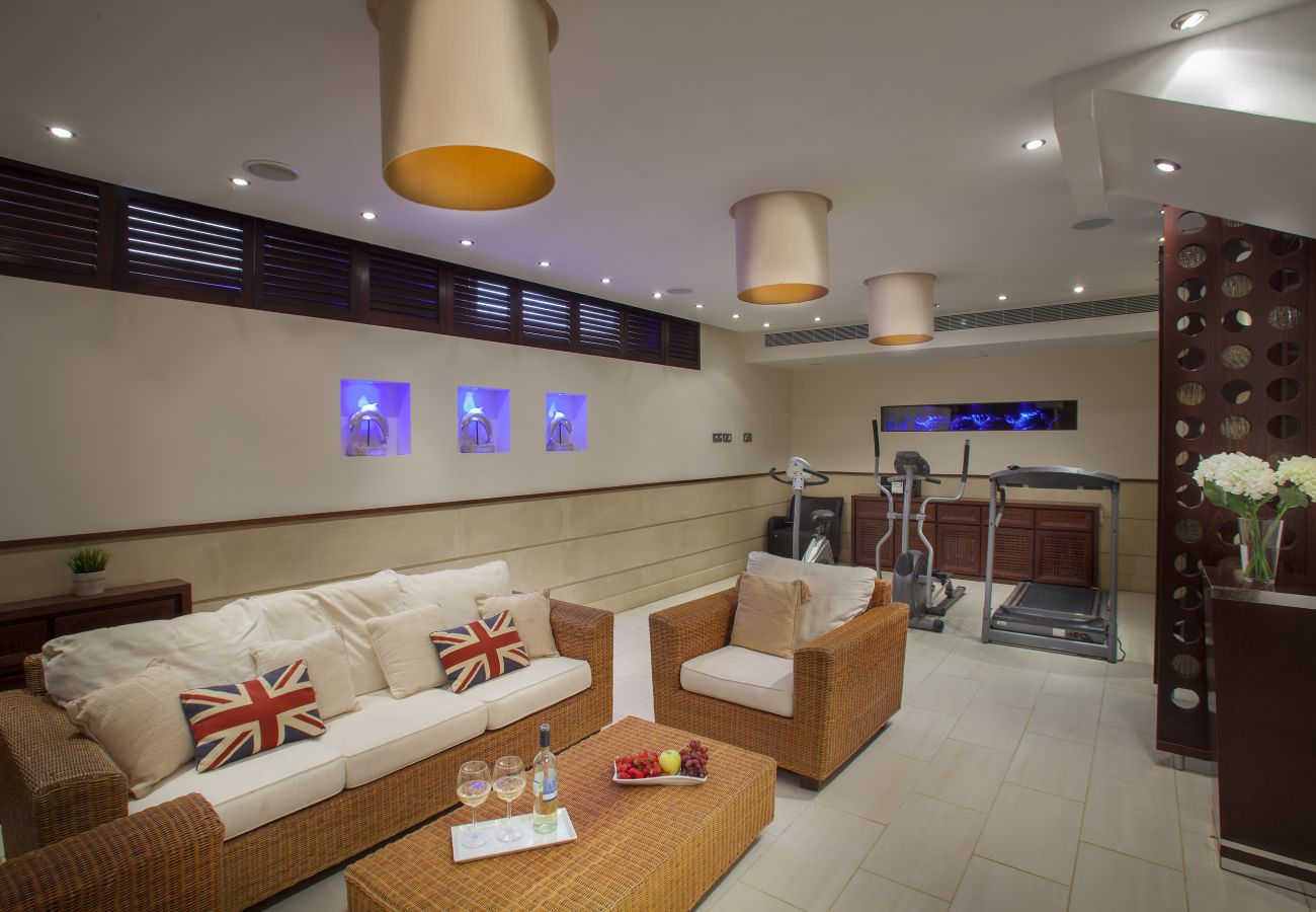 Villa in Protaras - Protaras Fig Tree Bay Seafront Villa Infinite Aretousa