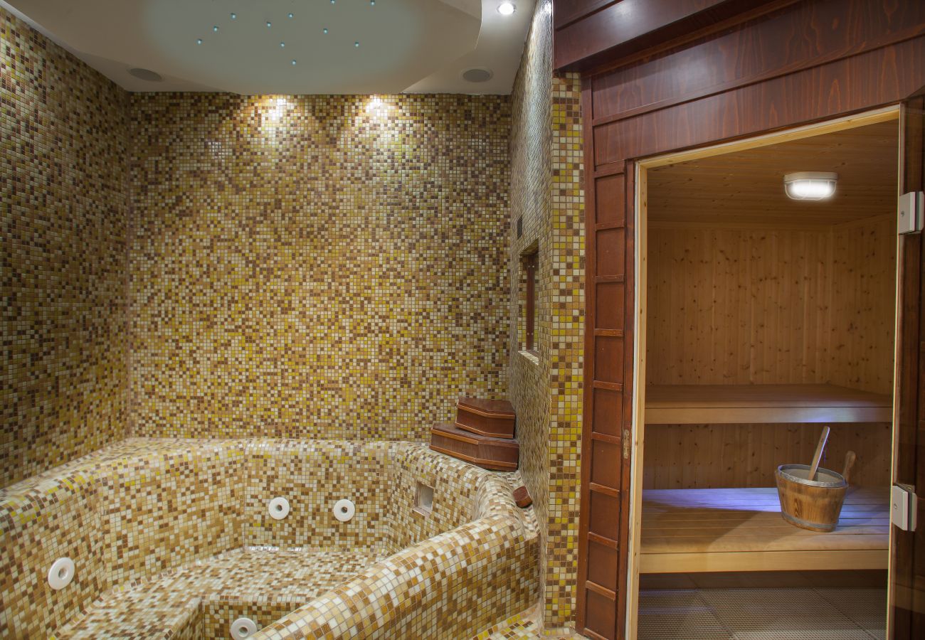 Villa in Protaras - Protaras Fig Tree Bay Seafront Villa Infinite Aretousa